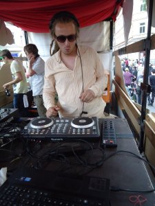 8070_4317642665324_186426929_n